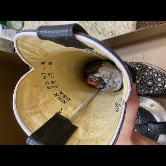 Black Cowboy Boots ! 🖤 - Picture 3 of 5